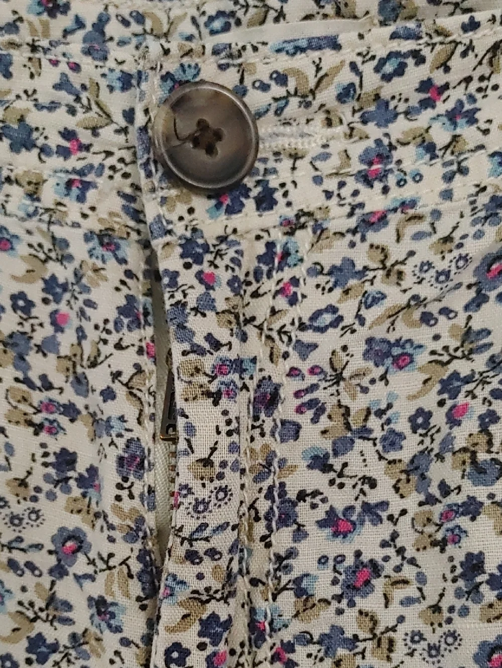 aerie Capris Floral Print on White Pants Rolled Cuff Women's Size 8/10 Casual - Picture 5 of 7